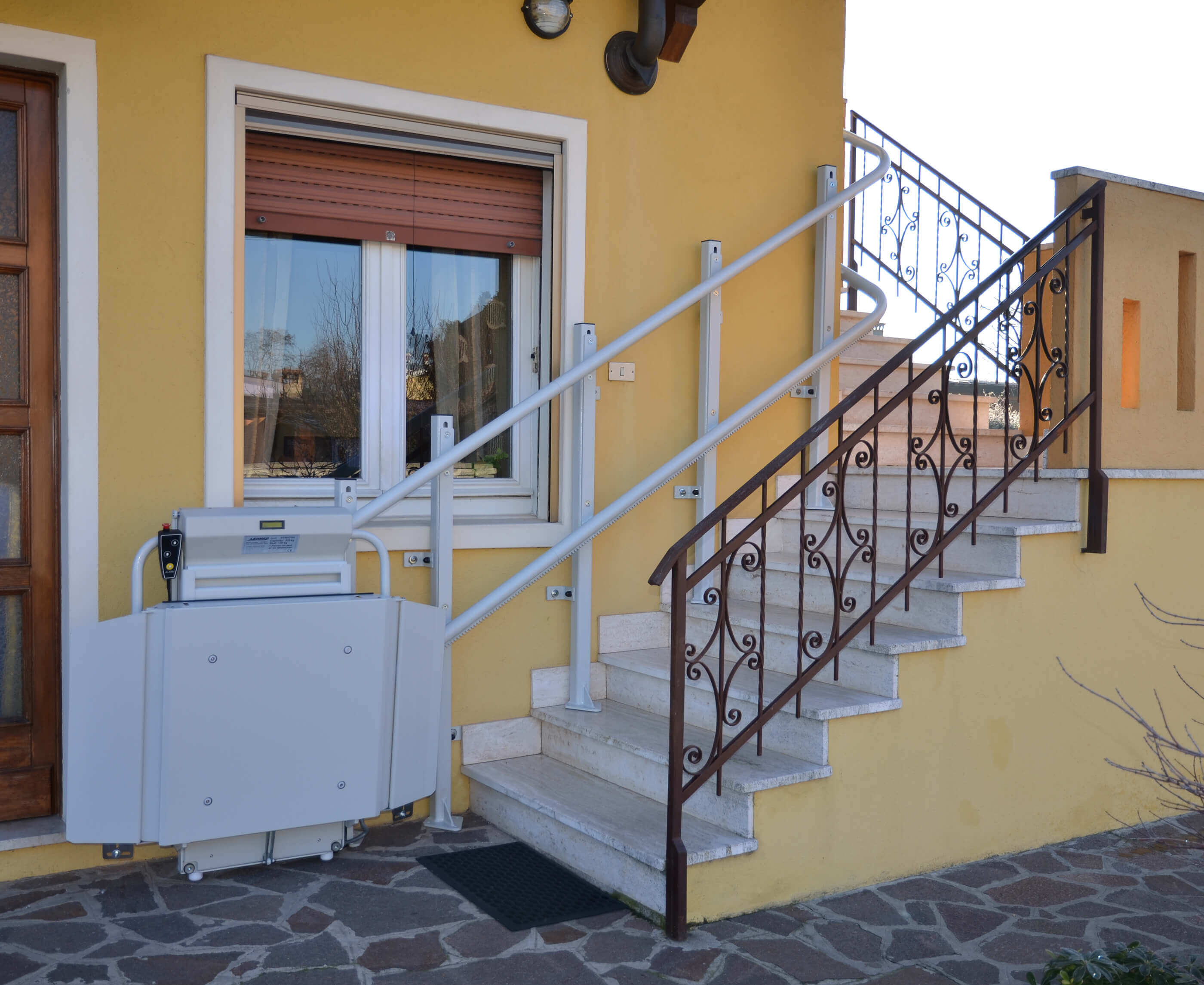 Plateforme monte-escalier